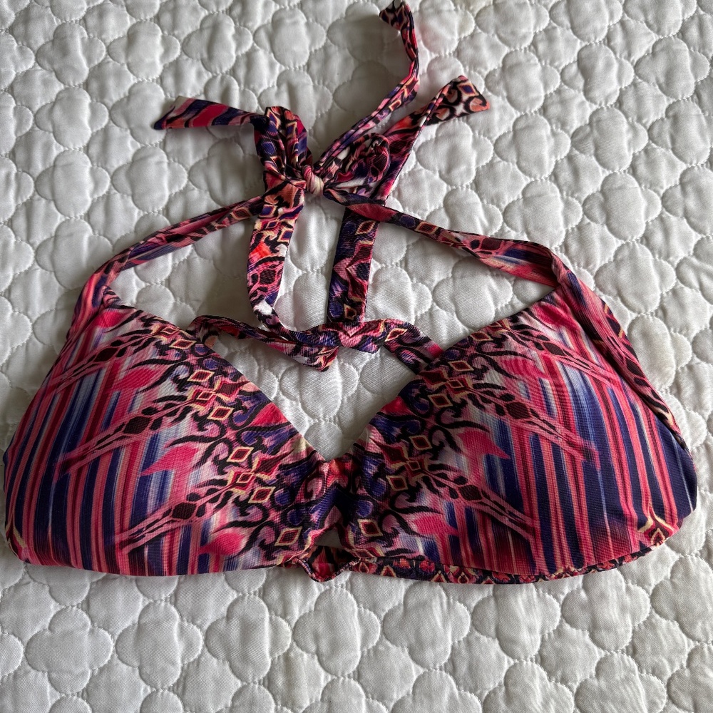 Becca Bikini Top‎ Size D